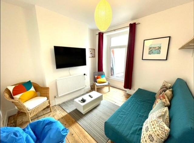 *Family Home In Mumbles. Close To The Beach* Εξωτερικό φωτογραφία