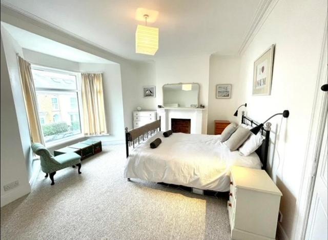*Family Home In Mumbles. Close To The Beach* Εξωτερικό φωτογραφία