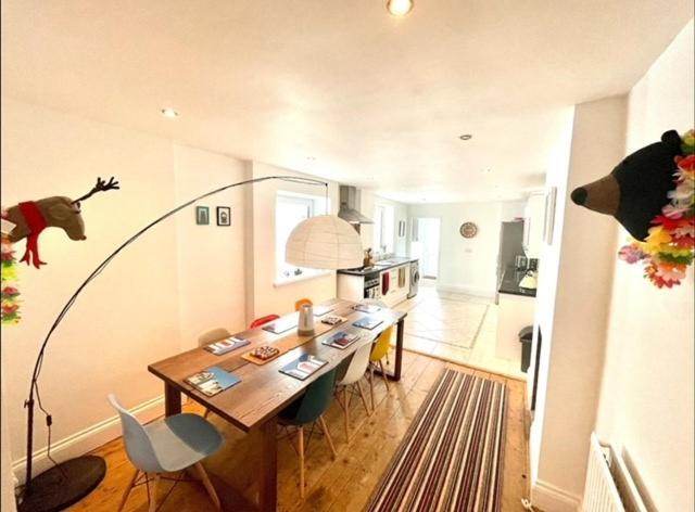 *Family Home In Mumbles. Close To The Beach* Εξωτερικό φωτογραφία