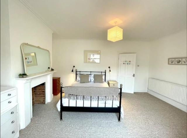 *Family Home In Mumbles. Close To The Beach* Εξωτερικό φωτογραφία